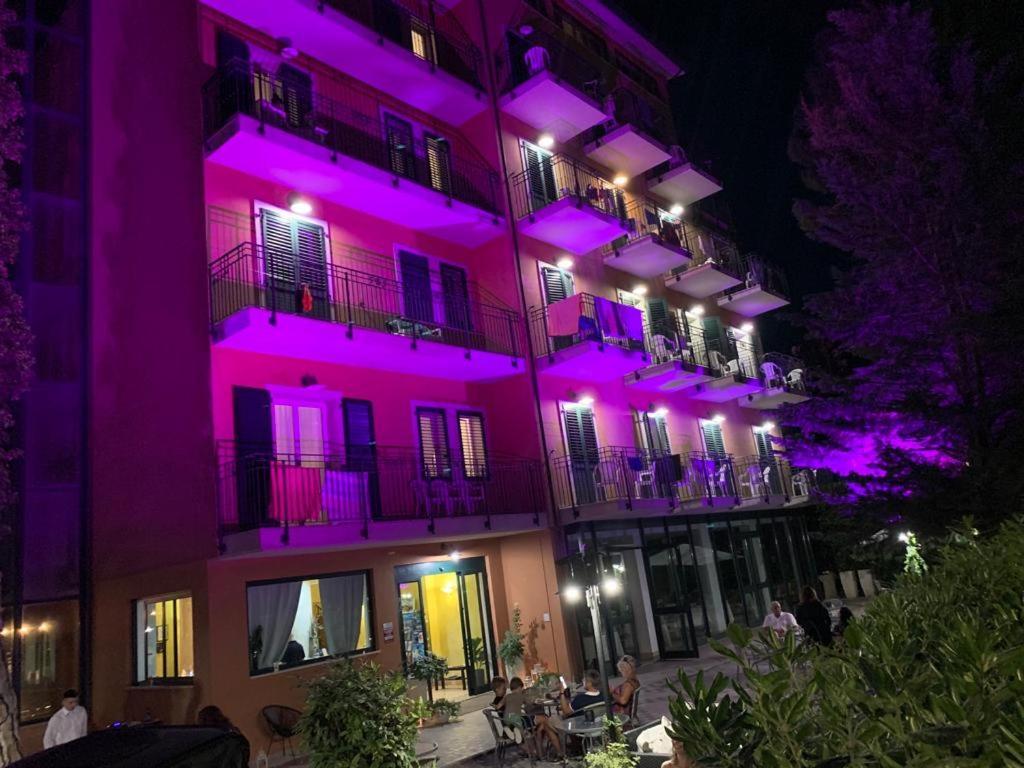 Hotel B&B Des Bains Milano Marittima Luaran gambar