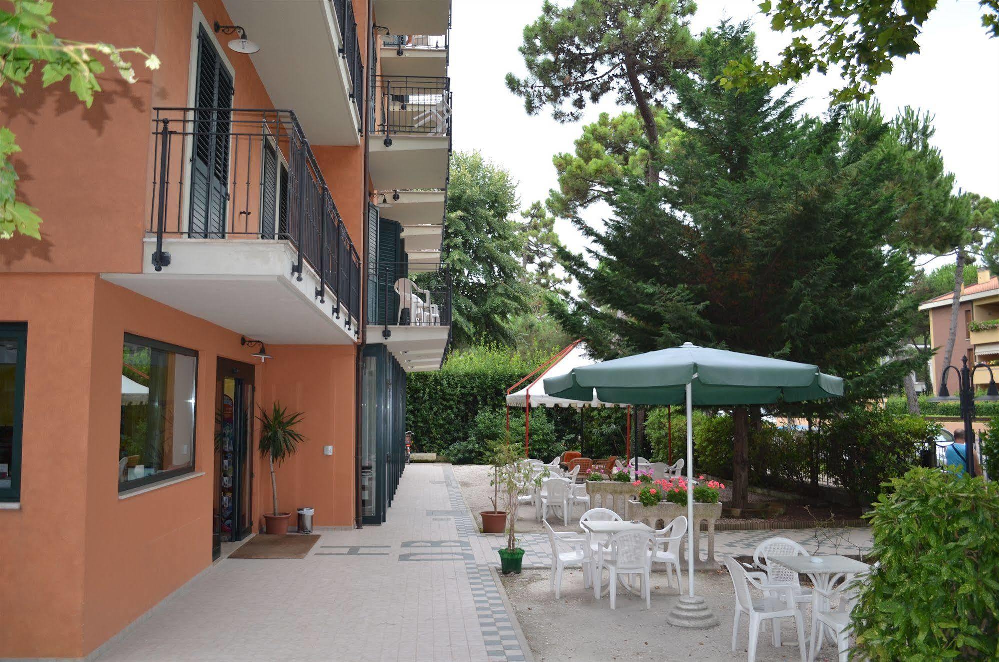Hotel B&B Des Bains Milano Marittima Luaran gambar
